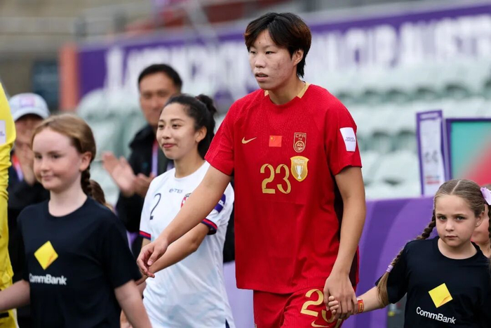 开云体育-花开两朵，同心逐梦——双胞胎姐妹邵子钦、邵子嘉的这些年|邵敏|足球|女足亚洲杯|巴西女足|中国女足_新浪体育_新浪新闻
